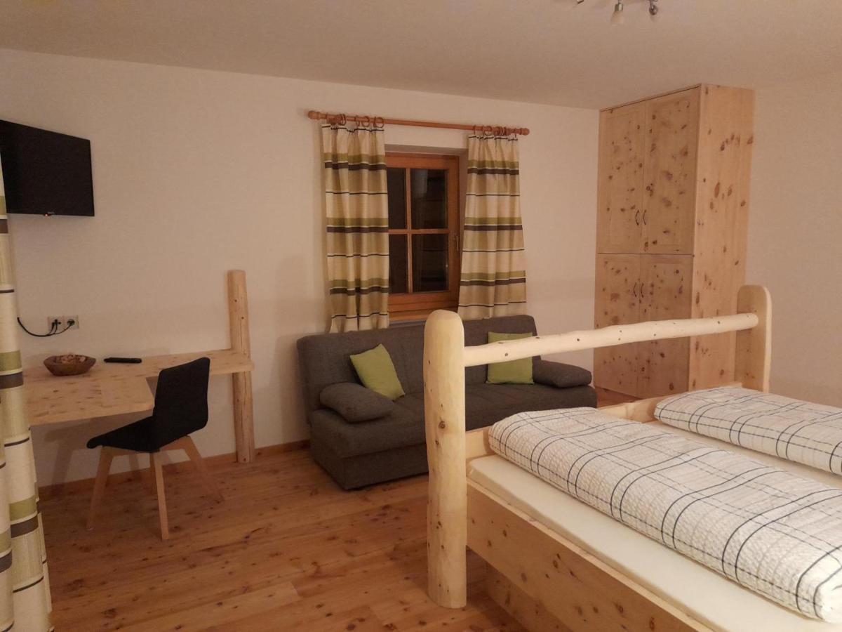 וילאנדרו Schweiggerhof -Agriturismo- Farm Holidays מראה חיצוני תמונה